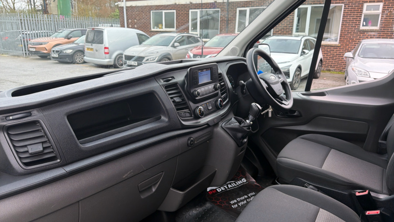 Ford Transit 350 L4 Diesel Fwd 2.0 EcoBlue 130ps Leader Luton Van